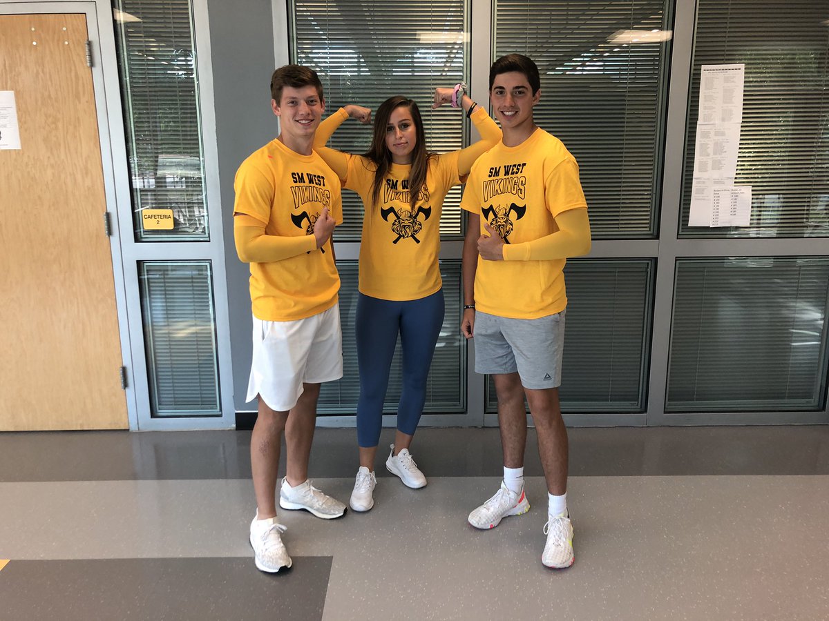 smwtheship's tweet photo. COME GET YOUR GOLD RUSH SHIRTS AND SLEEVES FOR THE FIRST FOOTBALL GAME FRIDAY! ONLY $8 ALL TOGETHER💛💛💛💛💛#skovikes https://t.co/ShrnlVxrOR