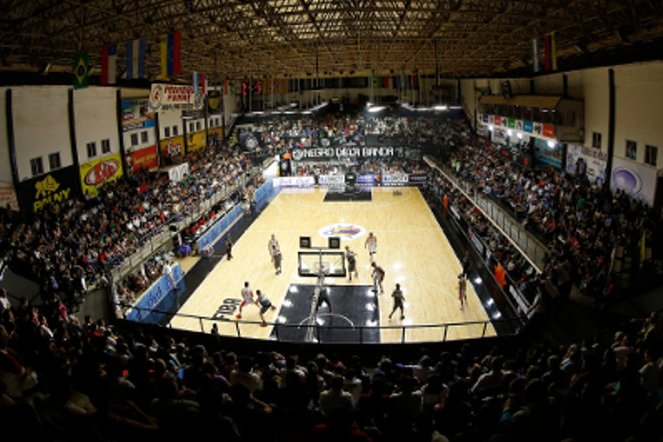 OlimpicoLB's tweet photo. 🏀 #Super20 I #Olímpico jugará de local el partido inaugural frente a Quimsa el miércoles 25 de septiembre en el Vicente Rosales.
@LigaNacional 
#NuestroClub⚪️⚫️
#VamosNegro👊 https://t.co/L7XipOHbZf