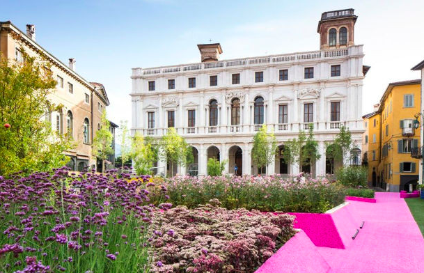 Summer #inLombardia
From 5 to 22 September, Bergamo will 'go green'. Thanks to Landscape Festival 'I Maestri del Paesaggio' all over the city creative temporary gardens and landscapes will pop up. One more reason to visit Bergamo!

<a href="/TurismoBergamo/">Visit Bergamo</a>
Info: bit.ly/2U8IYS3