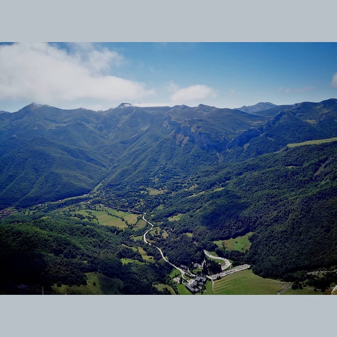 Noecf82's tweet photo. Vistas de #fuentede #picosdeeuropa https://t.co/nZvIkkYqIB