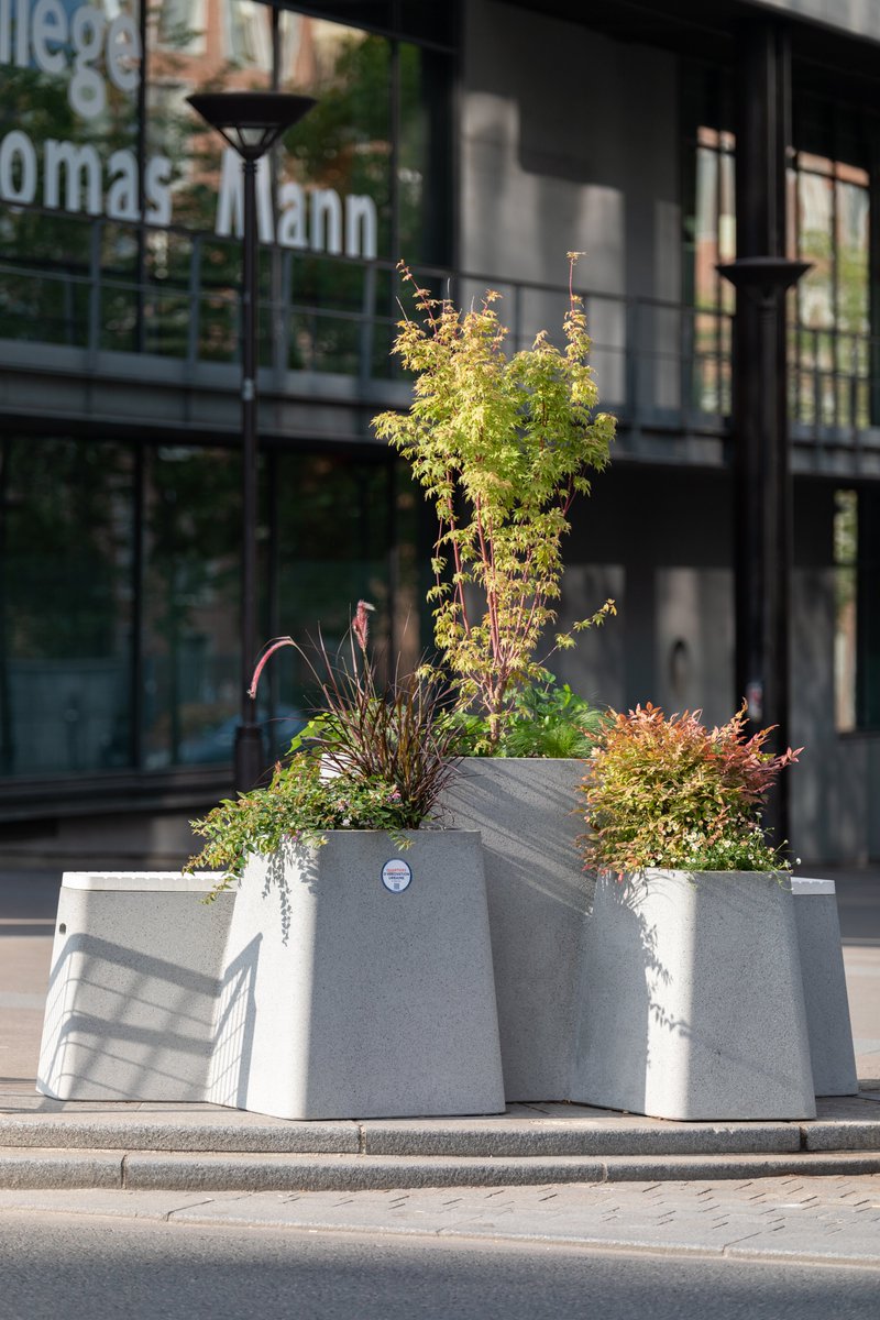 FAIRE_PARIS's tweet photo. 1er RDV 👉Jeudi à 12h, Avenue de France, Paris 13 avec @QuentinVaulot pour découvrir Highfive, nouveau mobilier anti-intrusion ! 🚧

https://t.co/Kmra3WK18P 
#FAIRE #PDW #PDW19

© @Finestown https://t.co/iqhjykeJzB