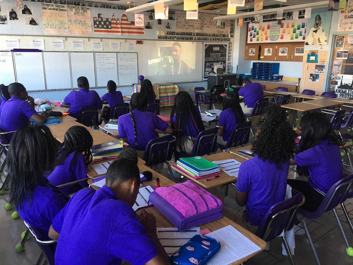 KondwaniFidel's tweet photo. My book #HummingbirdsInTheTrenches, @dwatkinsworld’s #WeSpeakForOurselves, and @bydvnlln’s #ABeautifulGhetto made it into Mr. O’s honors curriculum he created for middle school English for the city🙏🏾 https://t.co/Jy5N8eoI41