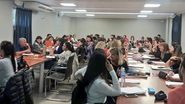 EscuelaJDPeron's tweet photo. Clase de Redacción Administrativa - Grupo Lunes - 73 alumnos presentes 🙋‍♂️🙋🏼‍♀️

Tema: Confección de MEMORANDUM ✍📋 https://t.co/MzDmDIg8tP