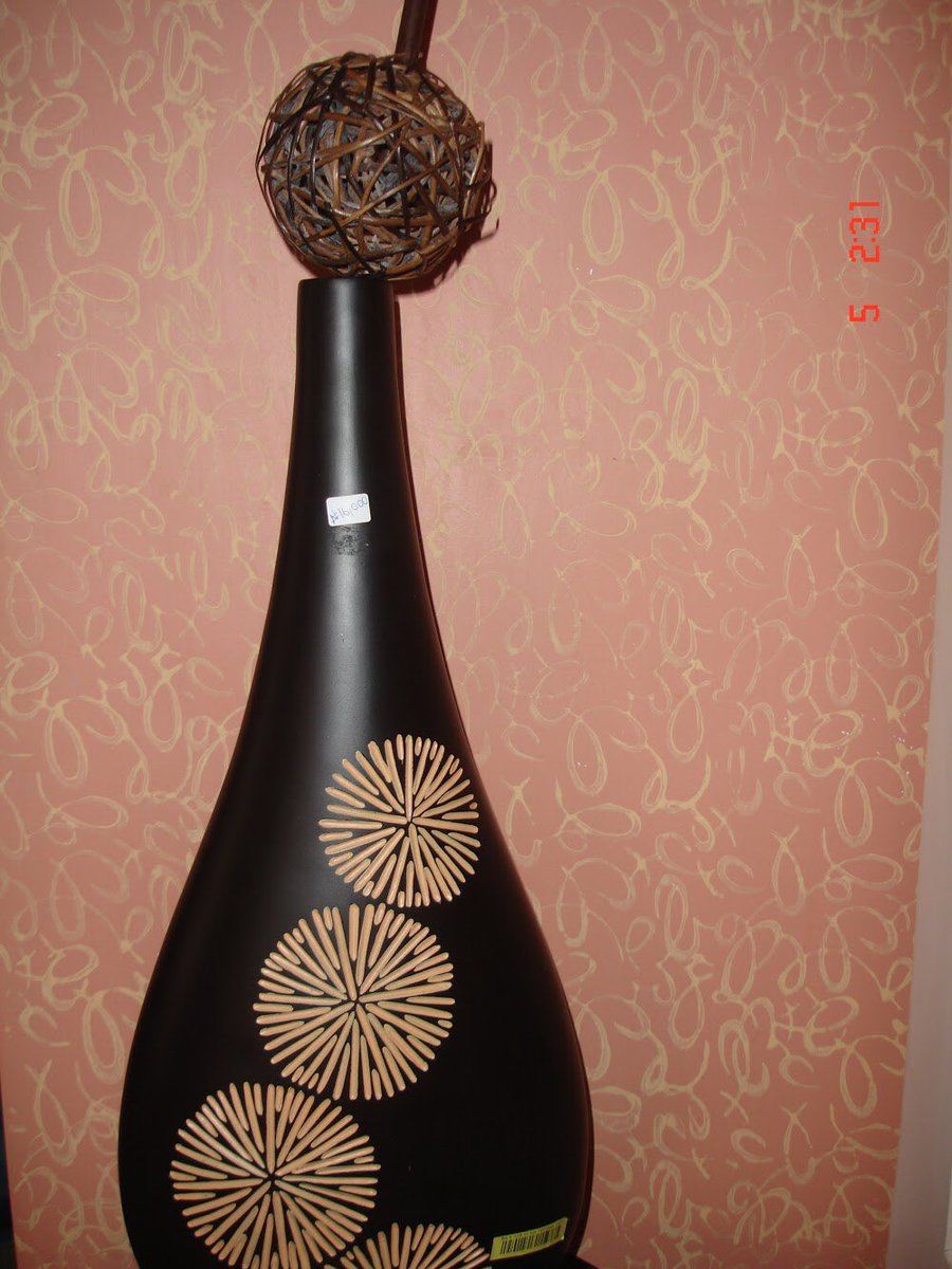 MojoInteriors's tweet photo. Stylish wooden vases for your space delivered. Our passion is transforming that unloved space into a dearly beloved space.😍😍😍#decorativevases #woodenvases #raffiaorbs #canesticks #loveforfurnishing #designaccents #decorativeaccents #designoutfit #furnishing https://t.co/QroTI9fM8O