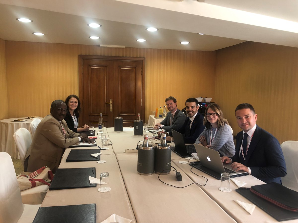 IssoufBaadhio's tweet photo. En réunion avec nos amis et confrères de l'@AIJAASSOCIATION à Rome pour leur congrès annuel #AijaRome. 
Je vous souhaite d'excellents travaux, et vous donne rendez-vous le mois prochain à Luxembourg! #UIALuxembourg @UnionIntAvocats @manuelacavallo https://t.co/h8BhNWEUge