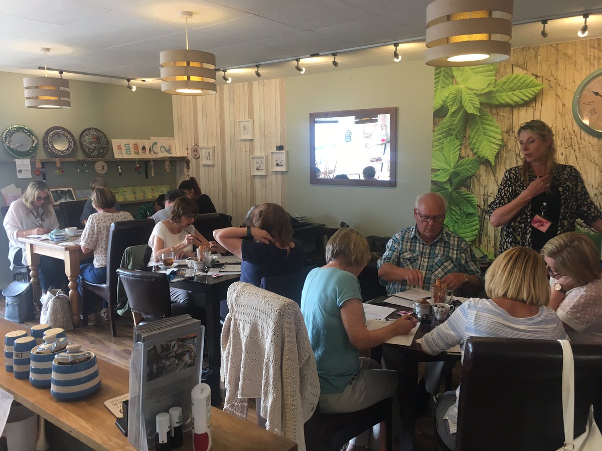 ChestnutsCS's tweet image. Learning Modern Calligraphy with @CalligraphyArts @ChestnutsCS ✒️✒️