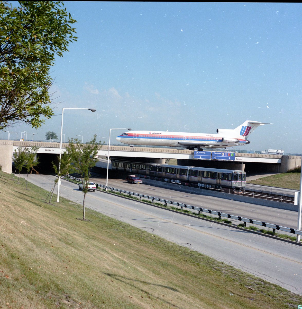 35 years ago today, we came “up the middle” of the Kennedy to extend the ‘L’ all the way to #OHareAirport. That NW Side extension, linking the airport to downtown, led to a housing, jobs and development boom along the O’Hare branch of the #BlueLine that continues to this day!