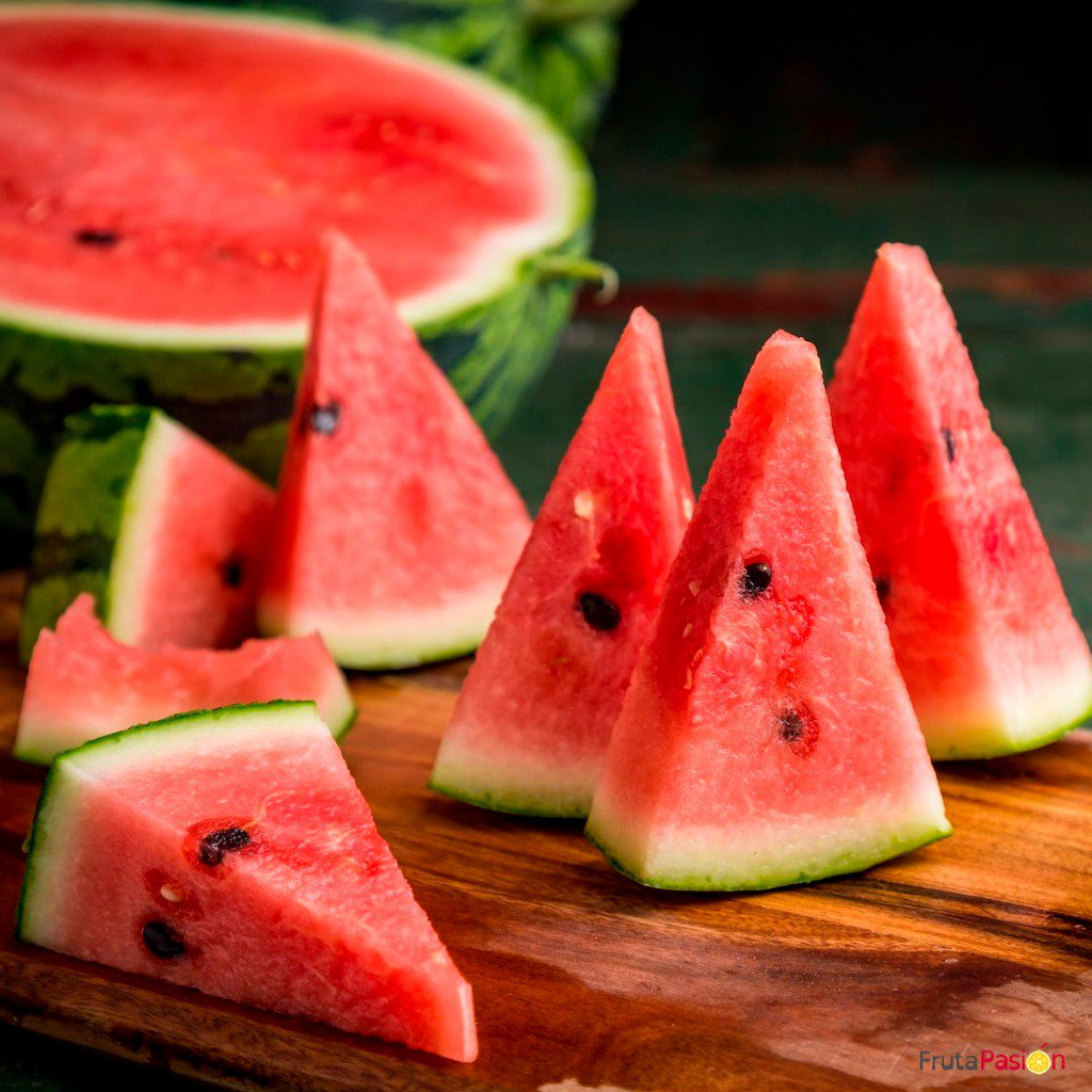 PasionFruta's tweet photo. ¿Conoces las propiedades de la 🍉 sandía?

La sandía es rica en nutrientes saludables y nos aporta diferentes beneficios. 🍉 Es rica en vitaminas A, B, C y minerales como el potasio.

👉 https://t.co/n1PDf1DPrr 🧡

#sandias #sandia #sandialovers #frutapasion #fruta #frutacor https://t.co/0tPZw5IUDg