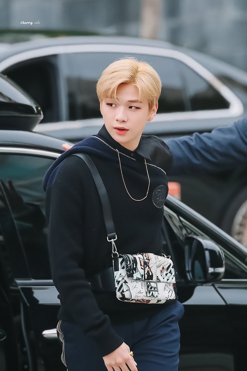 cherrycola_nw's tweet photo. 190903 Drama✨🤭
#강다니엘 #다니엘 #KANGDANIEL #DANIEL https://t.co/WUwfFCkPn1