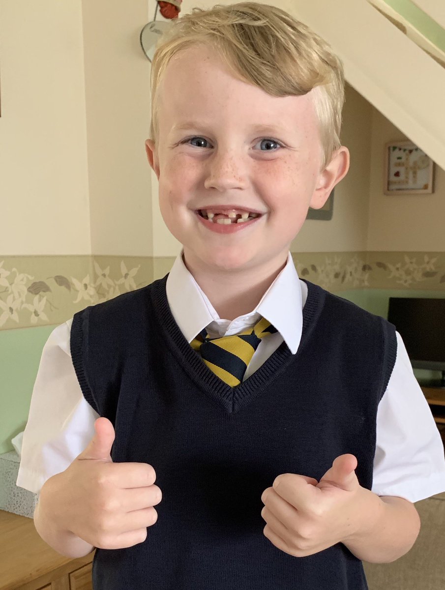 Seirian's tweet photo. Too cool for school! I know I’m biased but my word he’s beautiful. He’s going to start at a drama academy this weekend. He loves to perform in any capacity. #proudmam #myson #miniactor #minimodel @InfoJzee @MajesticModels 😍😍😍 #NorthWales https://t.co/MSJlInu0NA