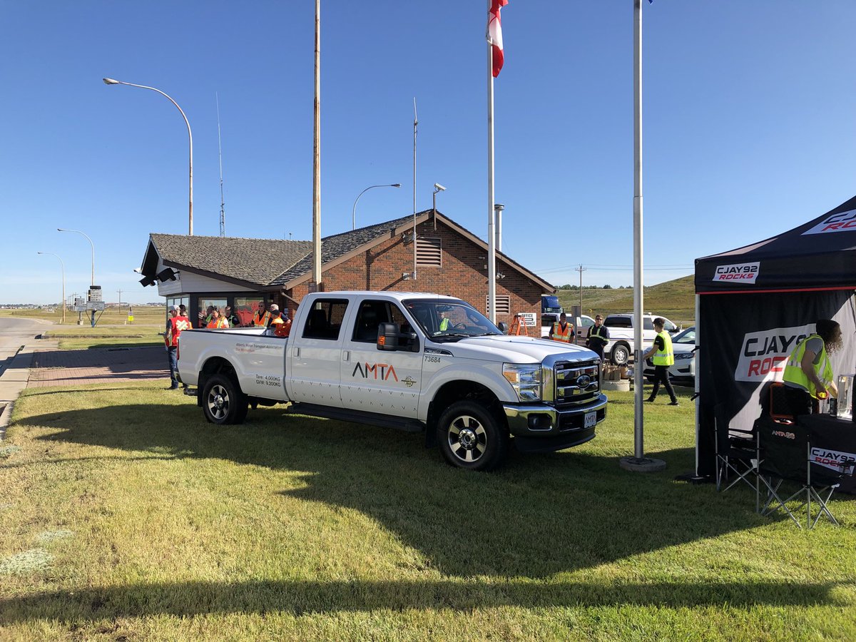 AMTA_ca's tweet photo. We are ready for Driver Appreciation Day at the Airdrie Vehicle Inspection Station. #thankatrucker https://t.co/jBLXdP6r6g