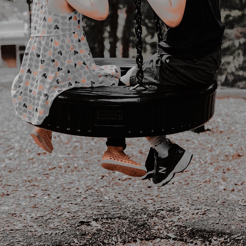 au_defom's tweet image. Passioni | au defom

Ömer e Defne se conheceram ainda crianças, mas logo seguiram caminhos diferentes. 
Ele um pintor famoso na Itália carrega seriedade e culpa em seus ombros. Ela uma modelo em ascensão e cheia de vida que lá no fundo sempre esperou reencontrar seu amigo.