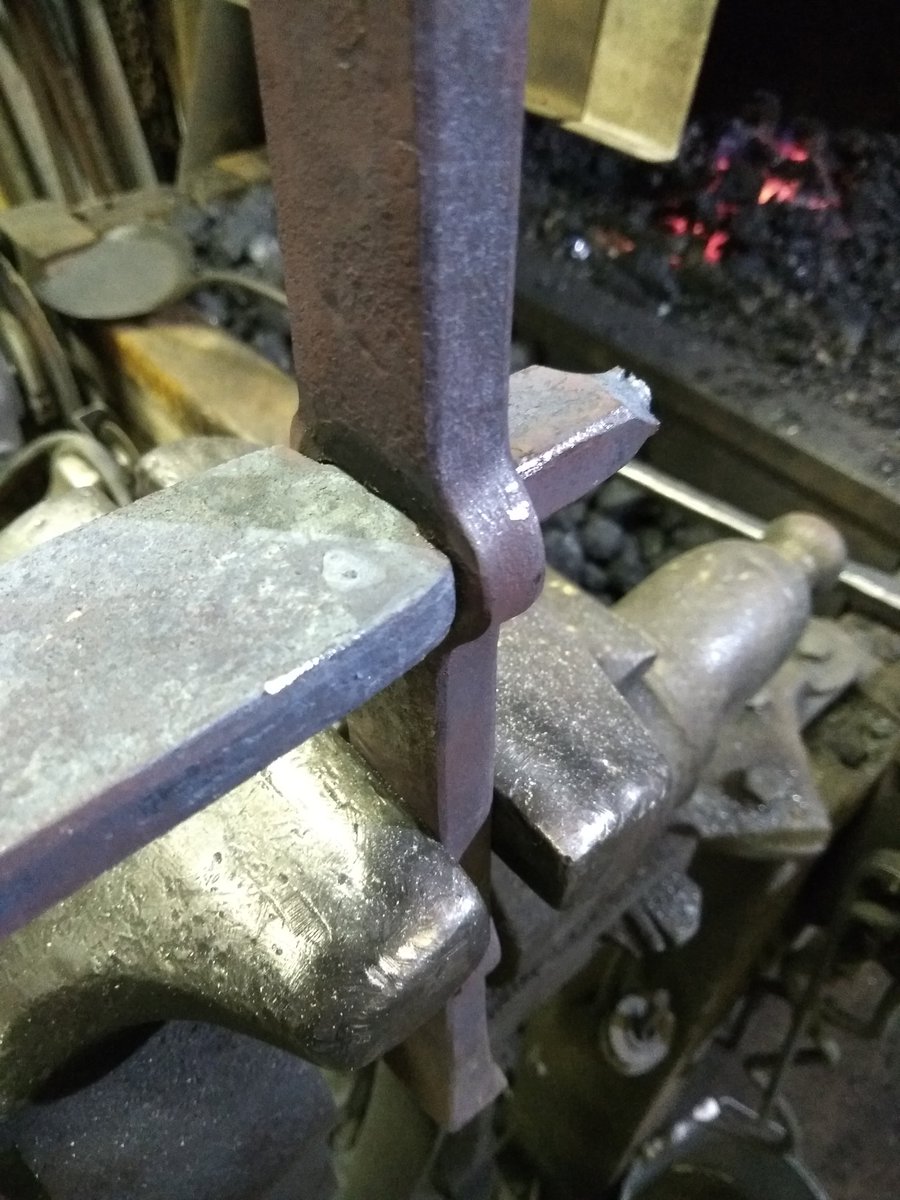 #mortice and #tenon joint.
How #ironwork should be assembled.
#RMHillamIronWorks