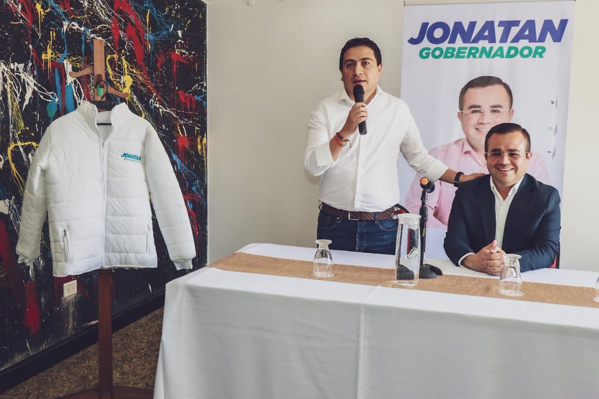 CambioRadicalBo's tweet photo. El exdiputado @DavidFCastillo fue presentado de manera oficial como integrante de la campaña a la Gobernación #JuntosEsMomento @JONATANSANC. Se consolida el Cambio en Boyacá. https://t.co/aJqcTIV8ON
