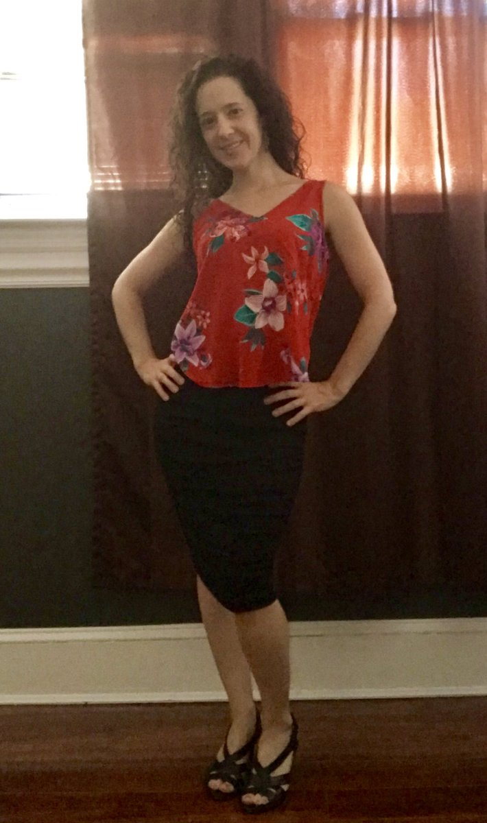 ChristinaMRau's tweet photo. #Fall2019 here I am. #firstdayofschool #firstday2019 #englishprofessorrealness #academia #highered #stilltakingfirstdayphotos #cantstopwontstop #imateacher #thisismynewpicturetakingroom https://t.co/4v6gx92c9p