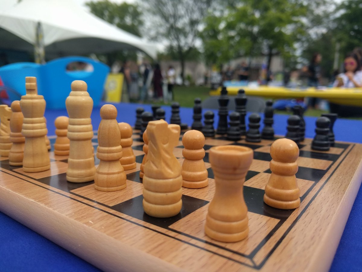 LeddyLibrary's tweet photo. Come say hello to @LeddyLibrary at the #StudentInvolvementFair and try your hand at a game of chess! #LetTheGamesBegin https://t.co/Atr7acnYdh
