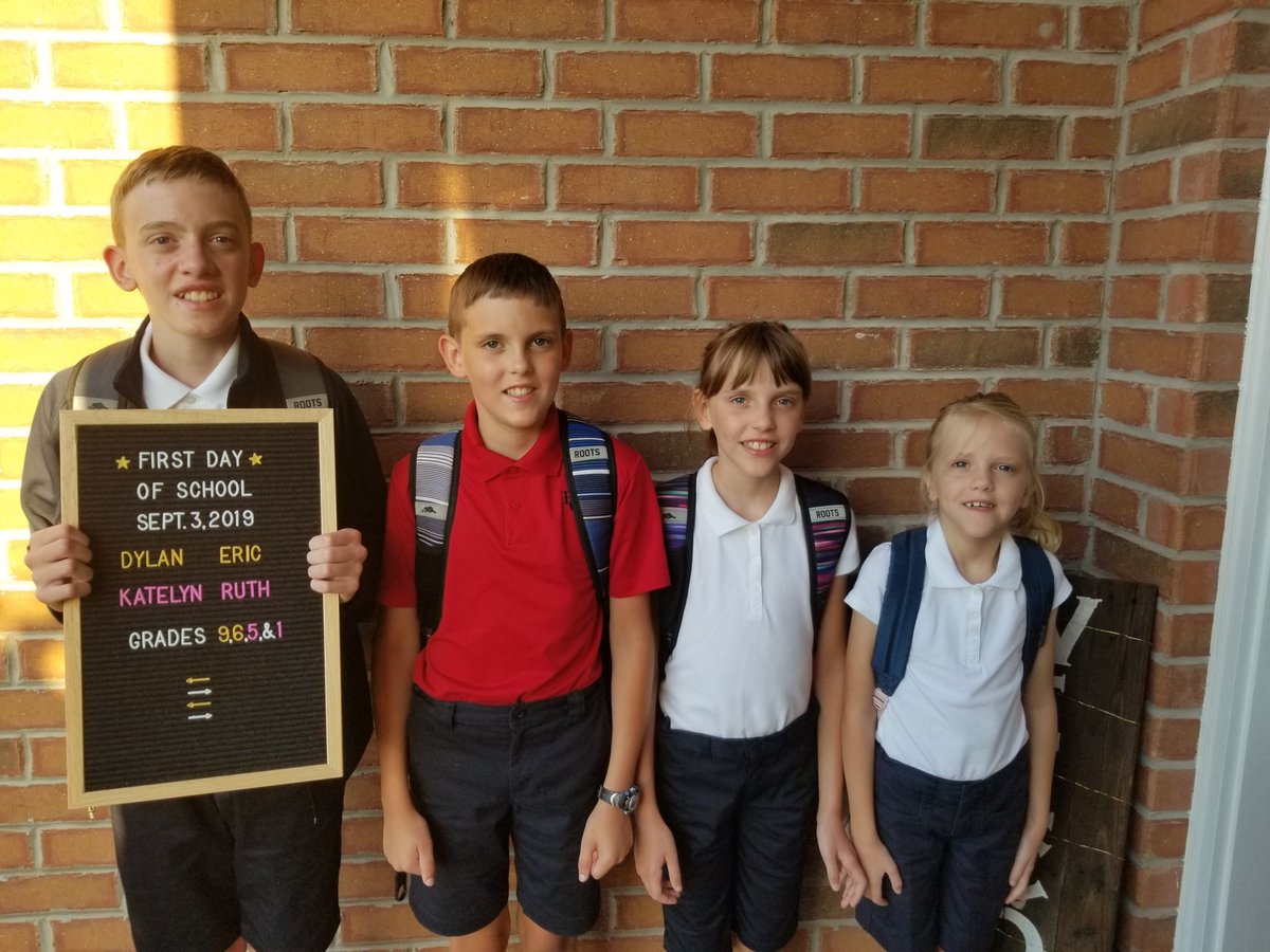 Momofmunchkins's tweet image. @CBCToronto 
My 4 kids this morning 😍 #cbcto #FirstDayOfSchool