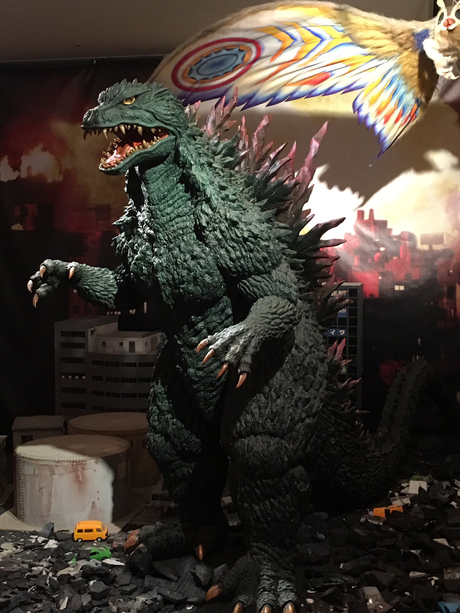 怪獣グルメな狭霧のケムちゃん 1964 ゴジラ00ミレニアムのキャッチコピー本当にいいわー ゴジラ 新世紀を向かえる俺たち世代のゴジラはこんなにもカッコいいのかと思った T Co Krwrnwbfsy Twitter