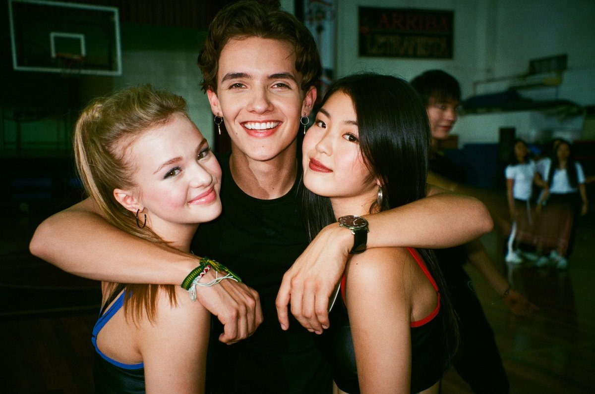 unitersupdate's tweet photo. SUPER META | Uniters, chegou a hora de mostrarmos todo o nosso poder, queremos 300 RTS e MIL COMENTÁRIOS nesse tweet com as tags da votação! LET’S GO! 💥 

#MPN #NowUnited #Uniters https://t.co/OzEingrMDk