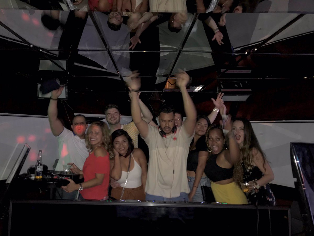 arturosanchezdj's tweet photo. Huge thanks to all that came out to @DeepRootRecords LDW Yacht Party. Huge love from NYC. Can’t wait for the next one 
#TheMovementTwins  #techhouse #EZOO #deeprootrecords #yacht #party  #housemusic #dj  #dance #newyork #philadelphia #lamafigang #jointhemovement #tribalhouse https://t.co/f7ZExfCKeL