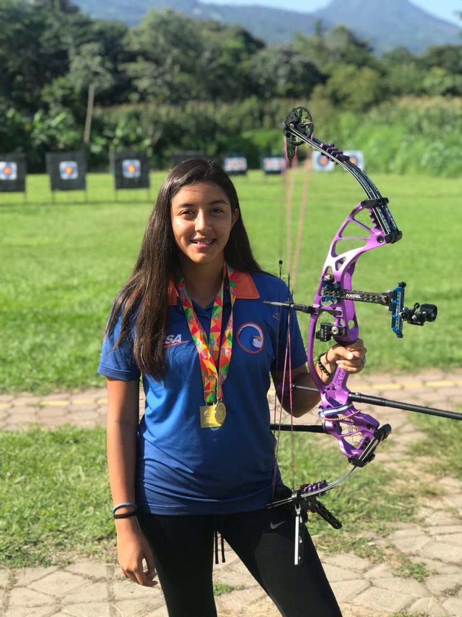 FESAELSALVADOR's tweet photo. #FESAInforma #TiroConArco 🏹
Paola Corado, Atleta de Federación de Tiro con Arco es Campeona Nacional de Juegos Estudiantiles de Tiro con Arco 2019 (Arco Compuesto cat. 50 metros). ¡Buen trabajo @Paola_Saracay, entrenador Roberto Hernández @BobHrdz, su Federación y familia! 🇸🇻🏹 https://t.co/3htvX7cgC5