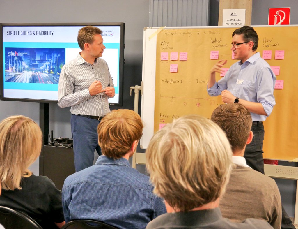 Gruenderallianz's tweet photo. Ready for the street lighting &amp; e-mobility case after today's working session: @StadtwerkeH &amp; @accelogress #datahubruhr #gruenderallianz https://t.co/GofylNWAIz