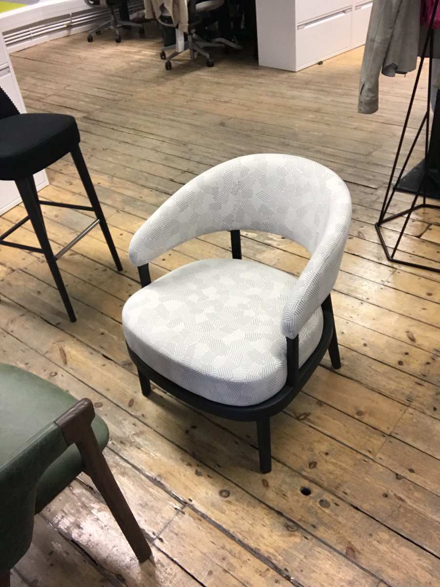 Showcase tweet media