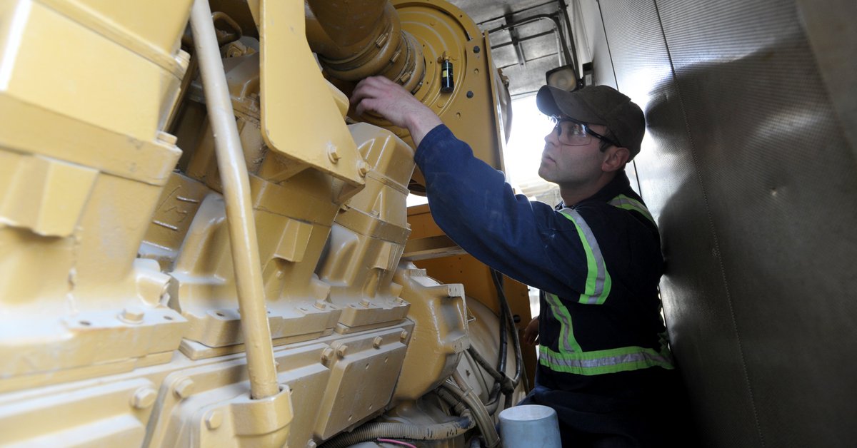 SKApprentice's tweet photo. Did you know one of the benefits of being an apprentice is that you earn a wage while you learn? 
You can earn your credential without incurring large debt. #TuesdayTip #SKApprentice #SKilledTrades https://t.co/ymHRqcisRI