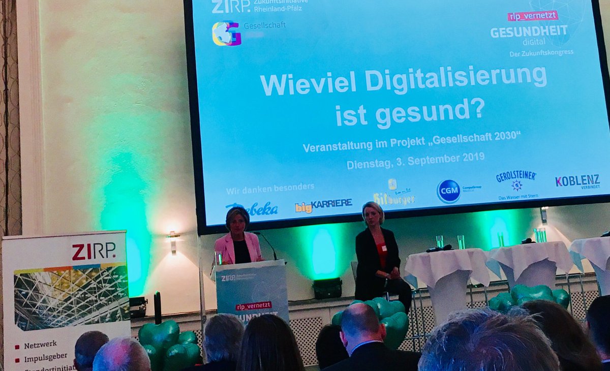 SaniQApp's tweet photo. MP Malu #Dreyer lobt #Qurasoft als Innovationstreiber in #RLP. Danke an Sie und unsere „im Geiste Verbündeten“! Dies motiviert uns weiter. 😀🙃 #GDK19 #eHealth @hih2025 #Koblenz @digitalmedizin @dieZIRP @TKinRP  @Soziales_RLP @rlpNews @CGMeHealth @debeka #SaniQ Tolles Event! https://t.co/2WGdFhFIPG