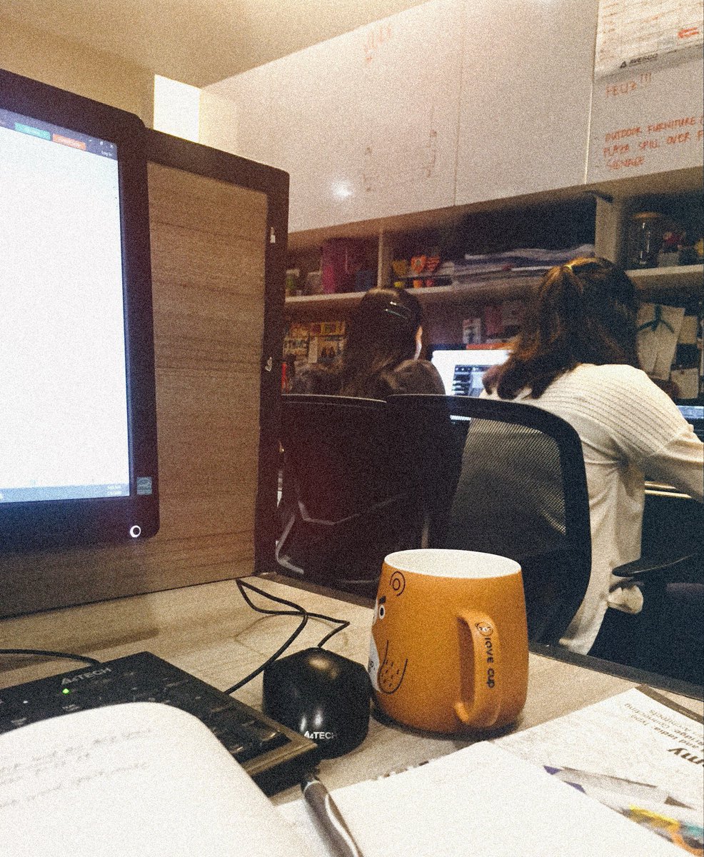 CamilleVienne's tweet image. (09/03/19)

It’s such an honor to be part again. ☕️🖊
Thank you Lord for this another opportunity. 
#firstdayofwork