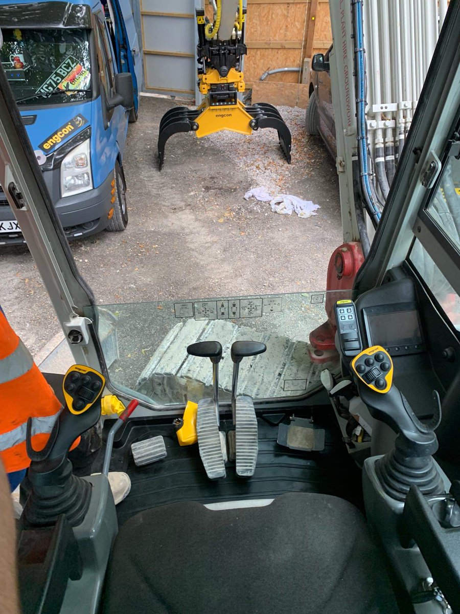 engcon_uk's tweet photo. Huge thanks to @Maysdigger for his recent purchase of a new fully loaded Engcon EC209 tiltrotator setup for his @Takeuchiuk TB290. Happy digging! πππΈπͺπ―π΅ #Engcon #EC209 #DC2 #ECOil #QSC #GRD10 #Gripper #SK10 #SortingGrab #Takeuchi #TB290 #RedAndGrey https://t.co/A3Z6xGbqXn