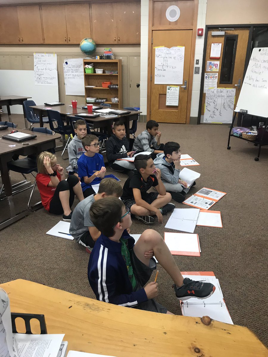 Marsh_CSS's tweet image. Awesome Google Hangout today with Mr.Puckett in CA!  Learning about building design! #FLL #Southsiderocks