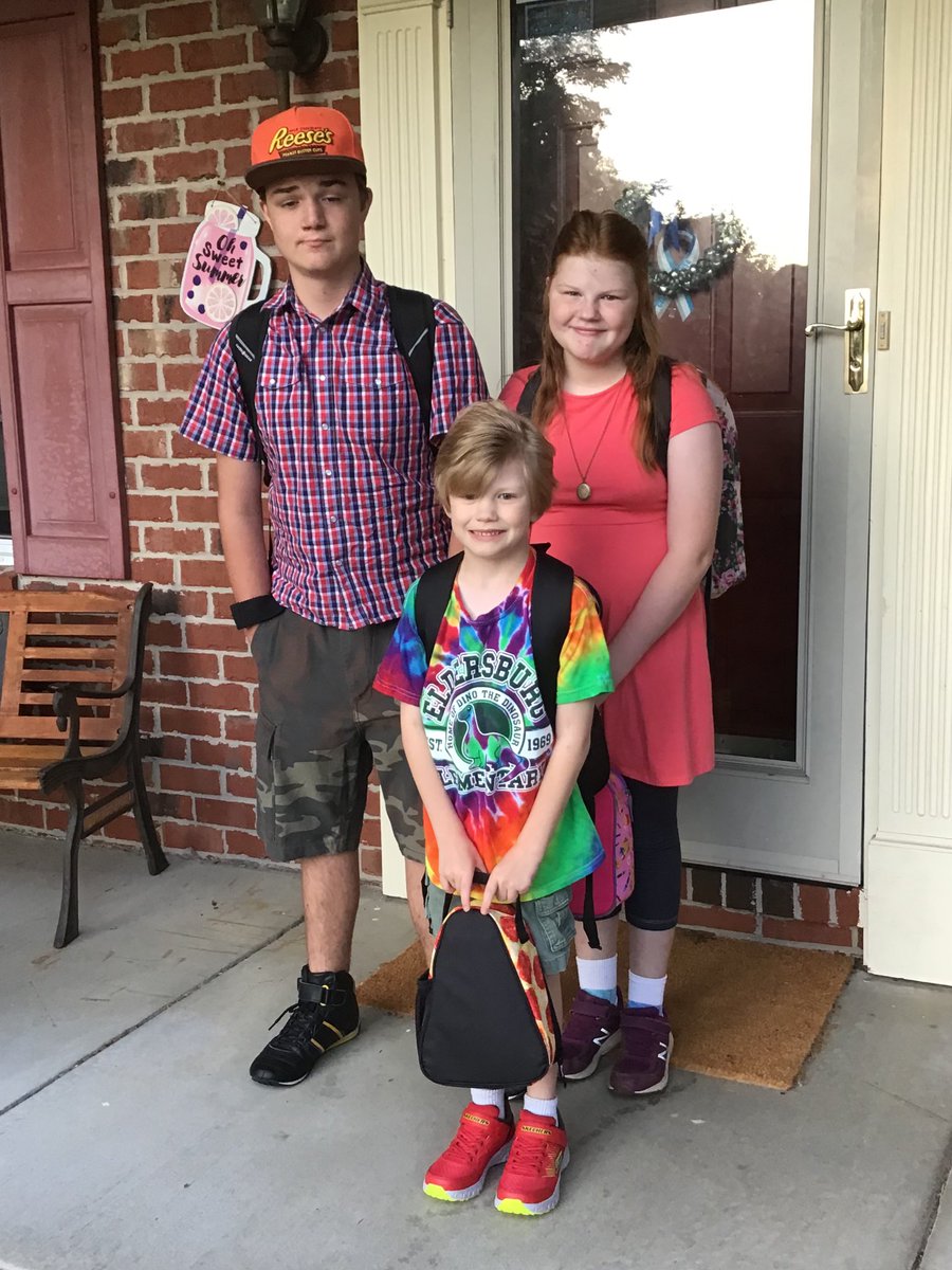 schingley's tweet photo. My "babies"; the Hingley clan. Three kiddos in three different schools = a busy morning.  Happy 1st Day, everyone! #BeOnWJZ https://t.co/s521Y06glI