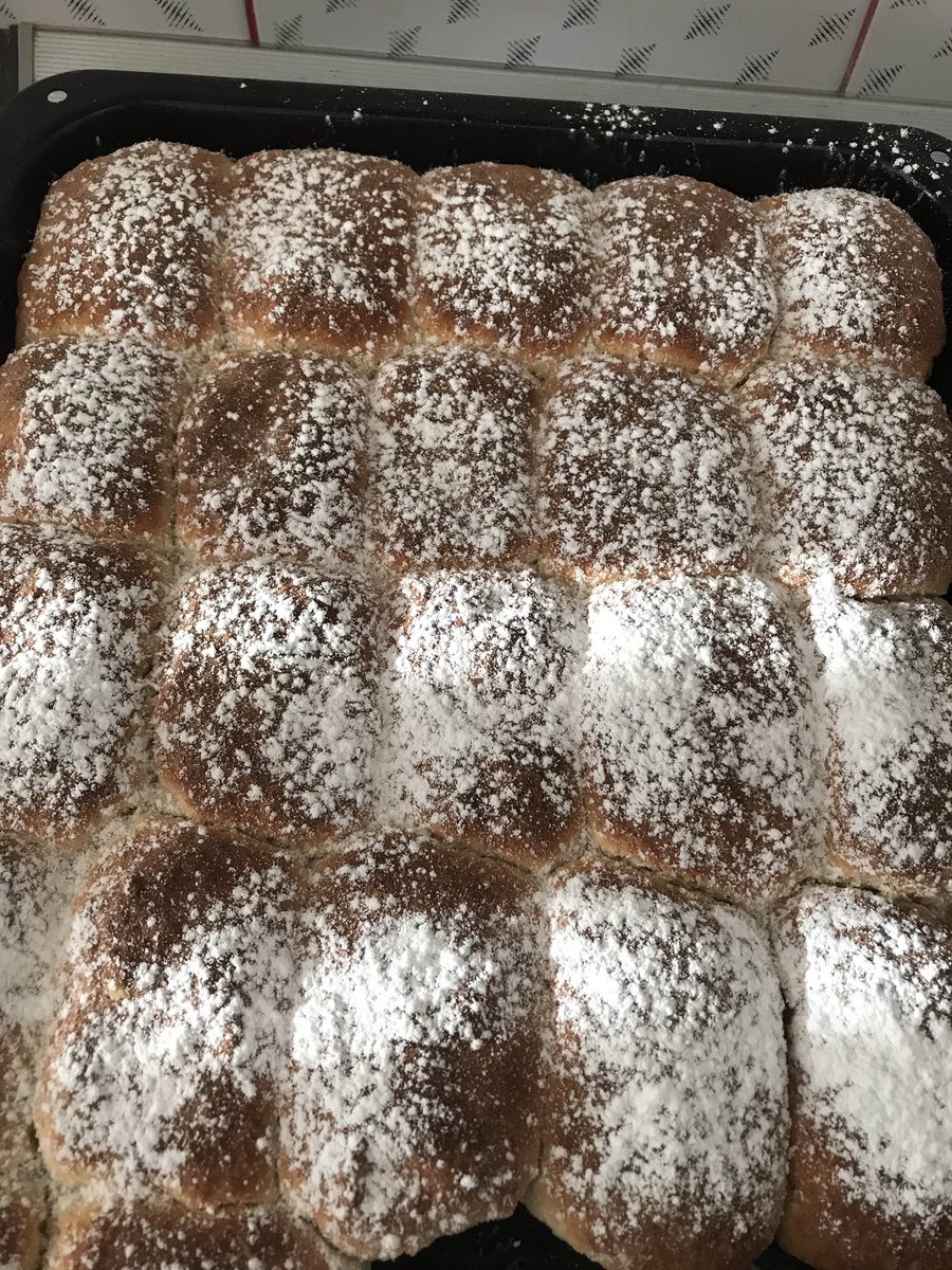 czechcookbook's tweet photo. Mom and I made these incredible buns today. They can be called Honzovy buchty or Tvarohový buchty. They are filled with farmer’s cheese (Tvaroh) filling. I also took a picture of my mom’s hand written recipe. I am working on an Americanized recipe. https://t.co/LT9HSP1DsL