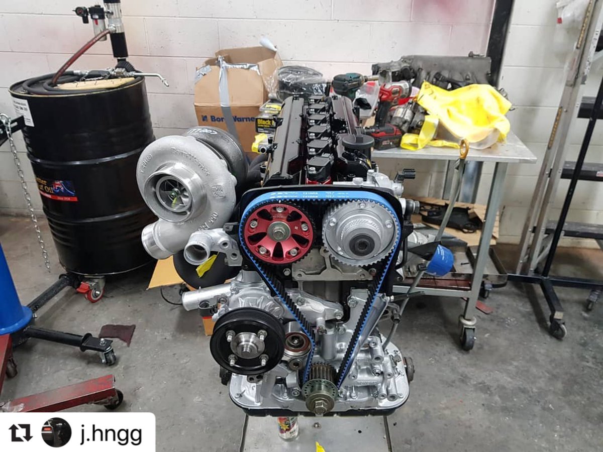 GatesNAmerica's tweet photo. Motors just look better with a #GatesRPM belt! 😍😍😍
.
📸: jhngg (IG)
.
.
#GatesBelts | #Gates | #DrivenByPossibility | #Car | #Cars | #Speed | #FastCars | #SportsCars | #MuscleCars | #Boost | #Boosted | #BoostLoading | https://t.co/usgMTAxiMZ