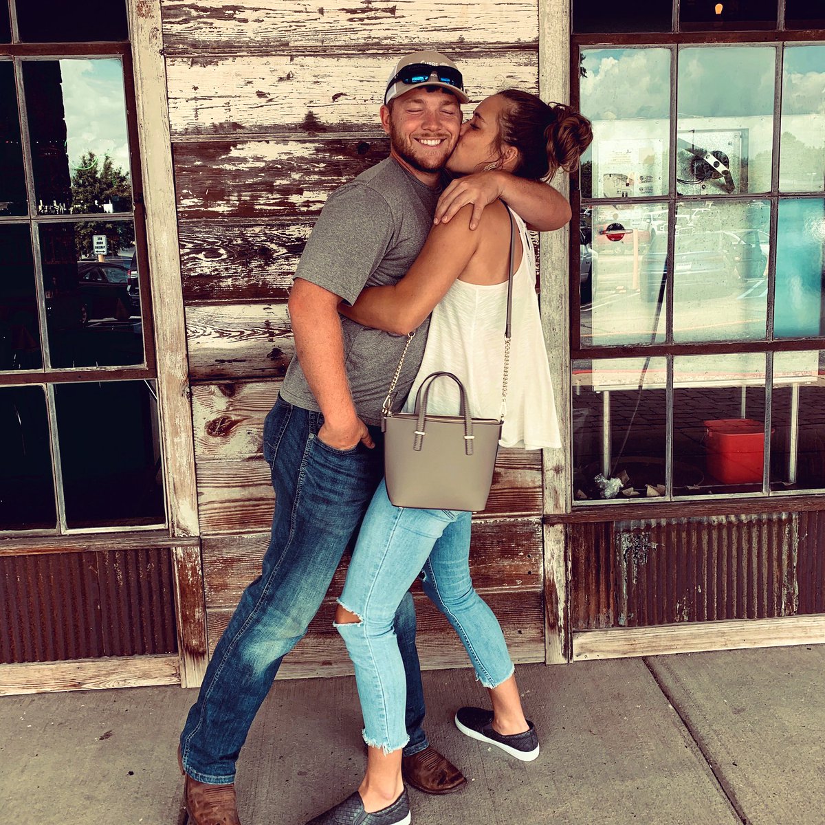 siskthomas's tweet photo. Blessed with a cooking, God loving, and most inspirational woman around..  @brianacoffey17 

#browniepoints https://t.co/jYrc9HIM7y