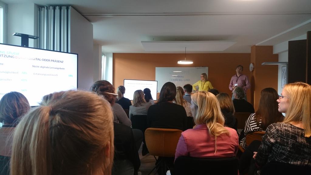 Zukunftsorientierte HR &amp; PE heute beim #meetup HR. Los geht's...