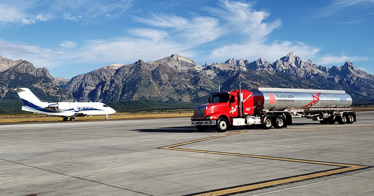 AVFUEL's tweet photo. Avfuel and Jackson Hole Aviation make sustainable aviation fuel (SAF) available to operators today and tomorrow.
Read more: https://t.co/H7VawZaV41 https://t.co/NXrFcUfJYJ