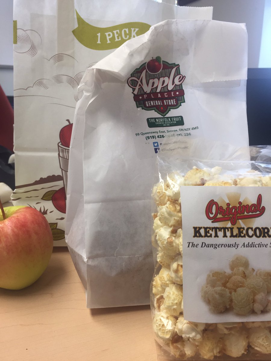 suereformer's tweet photo. And just like that, Norfolk’s #official #donut is back! Get yours today at the @TheApplePlaceNC my @AppleCiderDonut was still warm. Hey @hdooney the renovation looks fantastic! Also picked up some #gingergolds and @origkettlecorn ❤️ https://t.co/ub3fvAlrsG