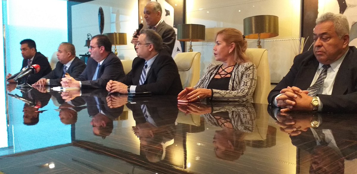 DianaMaxwell08's tweet photo. Ayer en la conferencia de prensa de los defensores de Ricado Martinelli.
#DianaMaxwellPoliticsDoneRight en Español para los Latinos en Estados Unidos Houston Texas y otros paises. https://t.co/pzPVuMFQzf