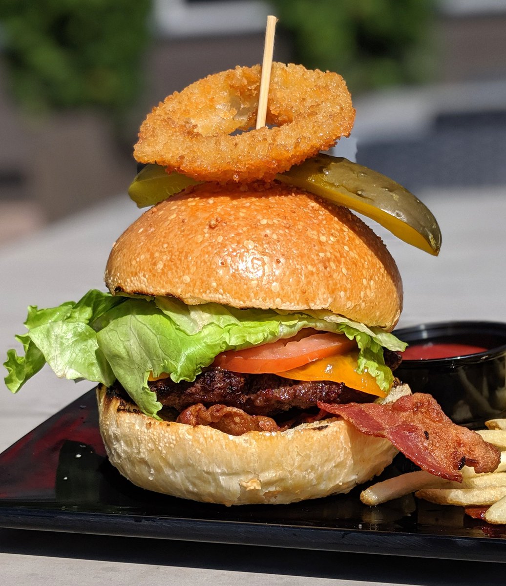 peanuts_public's tweet photo. 🥓As if we needed another reason to celebrate bacon... 🤤 #InternationalBaconDay 

Pictured: 
🥓 House Burger with cheddar &amp; bacon
🥓 Cream &amp; Bacon Potato Gnocchi

#TravelAlberta #TourismCalgary #TravelTuesday https://t.co/MK8q8cjJyO