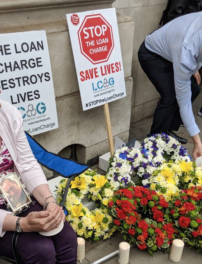 LCAG_2019's tweet photo. 6 wreathes in memory of the 6 tragic suicides that the #LoanCharge is known to have caused. 

Our message to @BorisJohnson is clear:
Enough is enough. We need a suspension and independent review. 

#STOPtheLoanCharge #SaveLives https://t.co/ciU6ObQYja