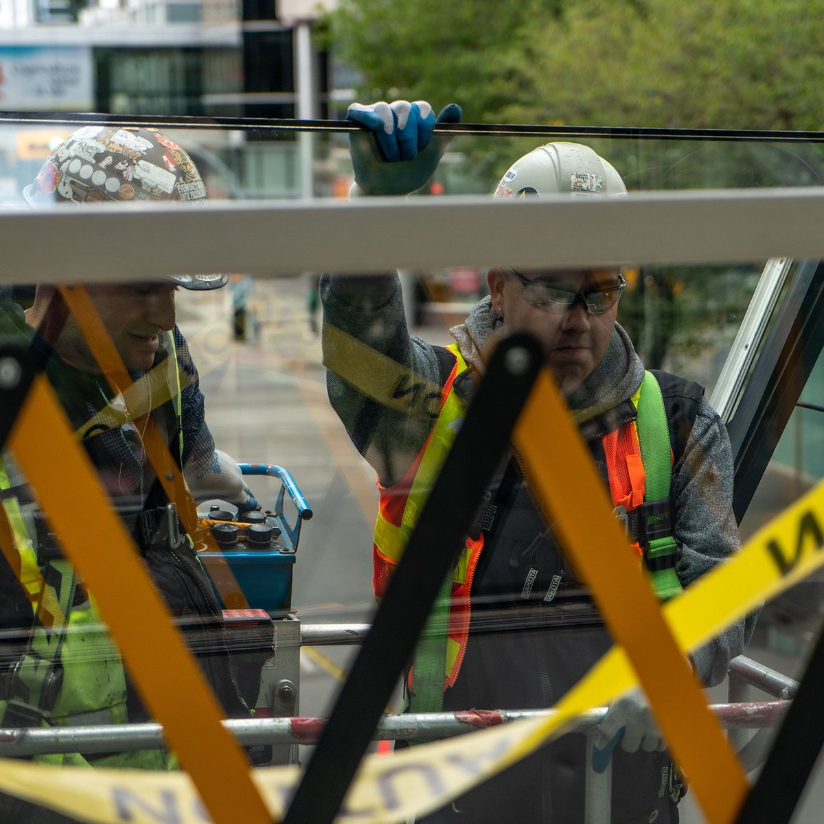 MetricsOnline's tweet photo. Q: How do you change commercial glass in @Regina Downtown BID?

A: Hepting Glass 

#YQR #DowntownYQR #Regina https://t.co/DPOdgzBz8S