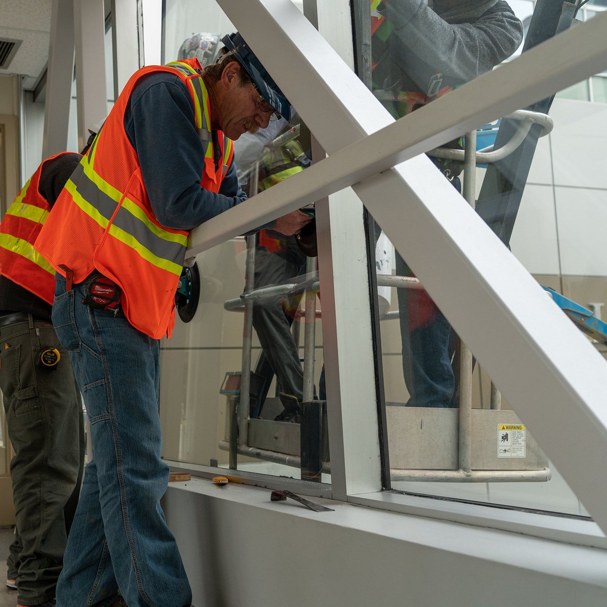 MetricsOnline's tweet photo. Q: How do you change commercial glass in @Regina Downtown BID?

A: Hepting Glass 

#YQR #DowntownYQR #Regina https://t.co/DPOdgzBz8S