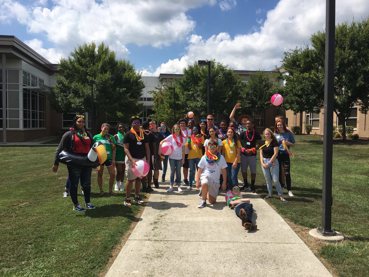 thomas_ensley's tweet photo. @CHHSGetPumped #barrick #getpumped https://t.co/nVz735KgRy