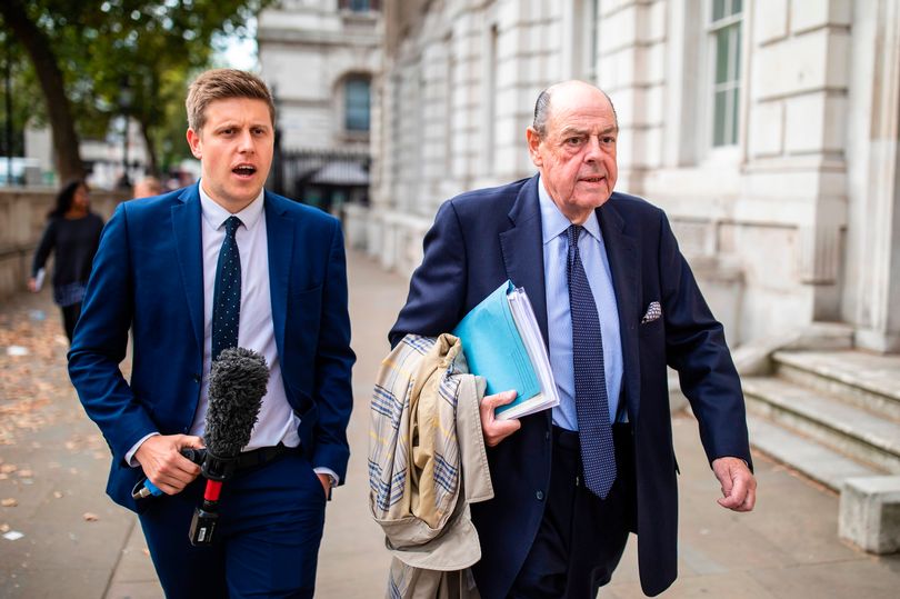 EDjrOB-XsAAop-z?format=jpg&name=900x900