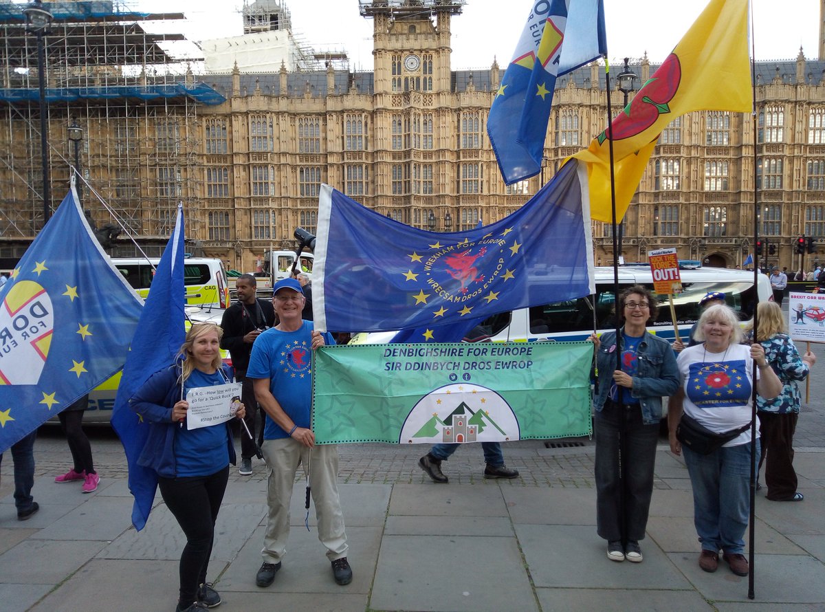 LancasterForEU's tweet photo. Great afternoon at SODEM meeting up with some of our Roses for Remain friends and others https://t.co/ZMfmowCHbB