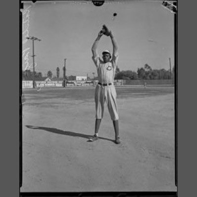 SATCHEL PAIGE’S MYSTERY UNIFORM
Researching #NegroLeagues history is hard as lots of info is non-existent. For example Satchel Paiges uniform below is labeled different online as the 1932 33’ 34’ &amp; 36’ Pittsburgh Crawfords
⬇️ Read how we solved the mystery
bit.ly/2lQ6jux
