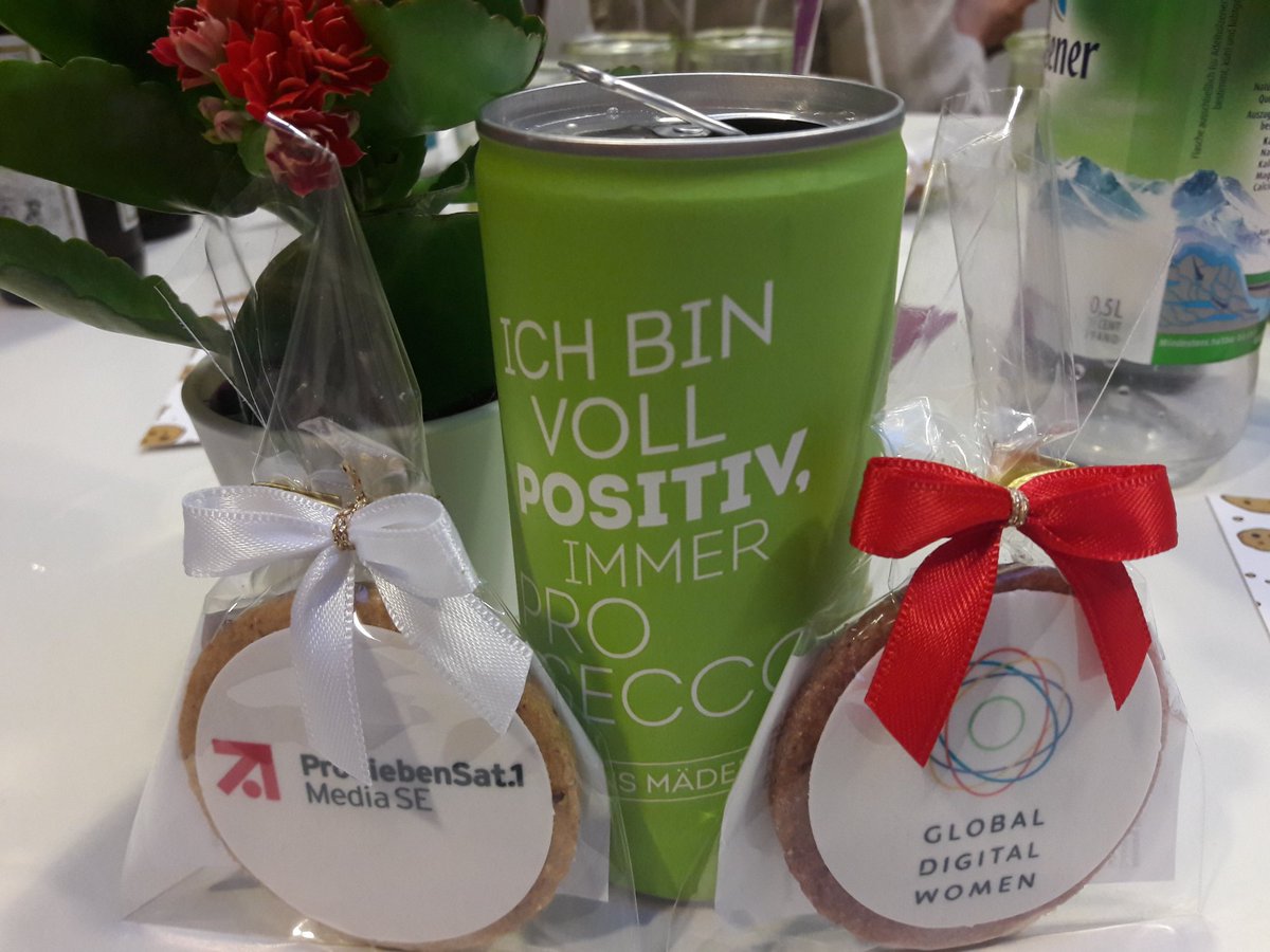 ElisabethFrank tweet media