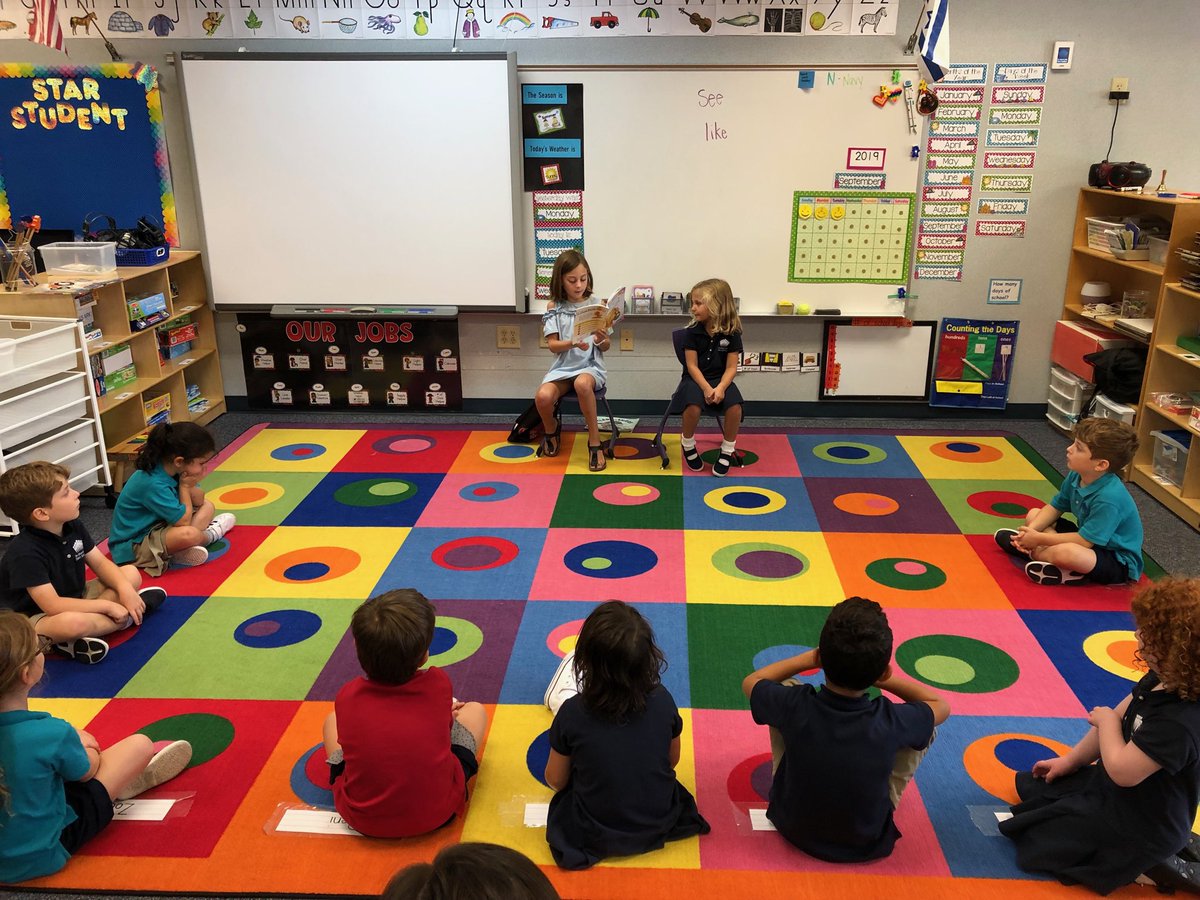 drifdavis's tweet image. Amelia’s big sister was our mystery reader! We love when former students come to visit us.  #davisme